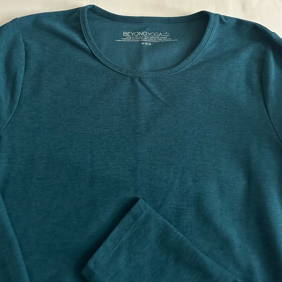 Beyond Yoga Spacedye Classic Crew Pullover SZ Medium - Picture 4 of 5